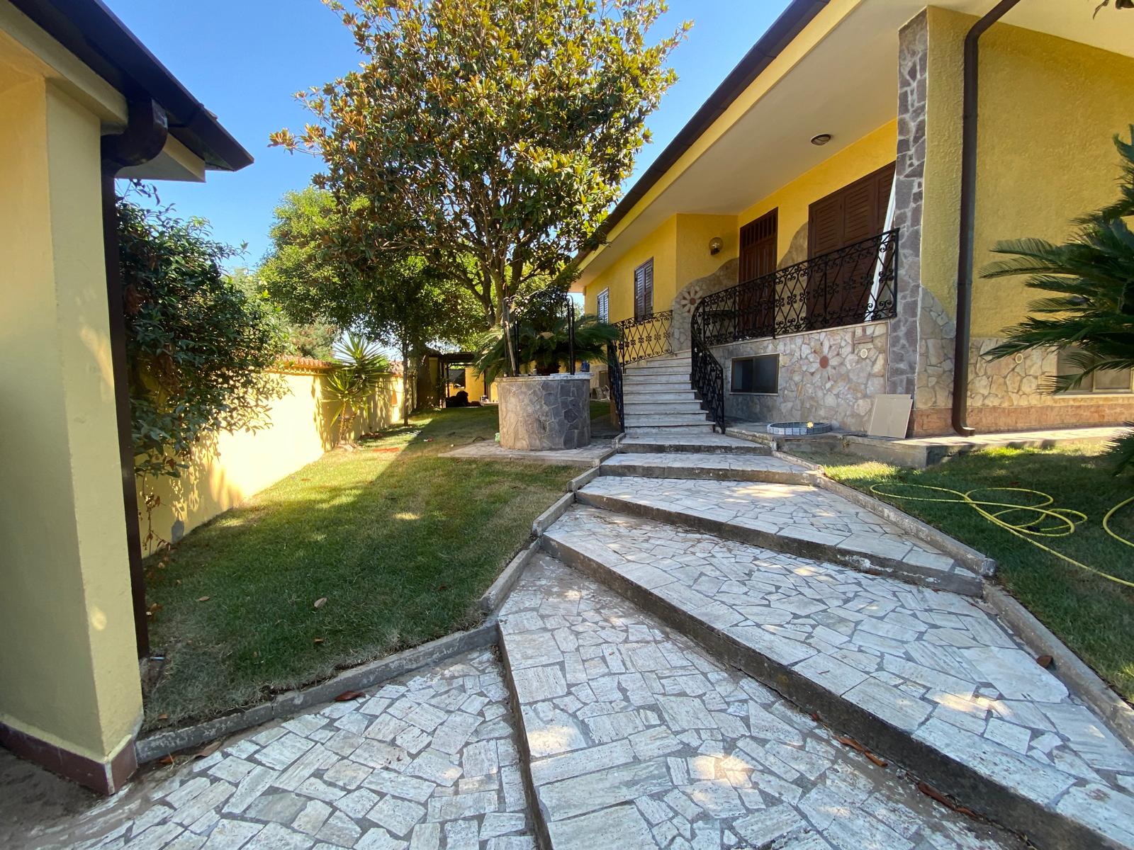 Latina villa unifamiliare zona via del Lido