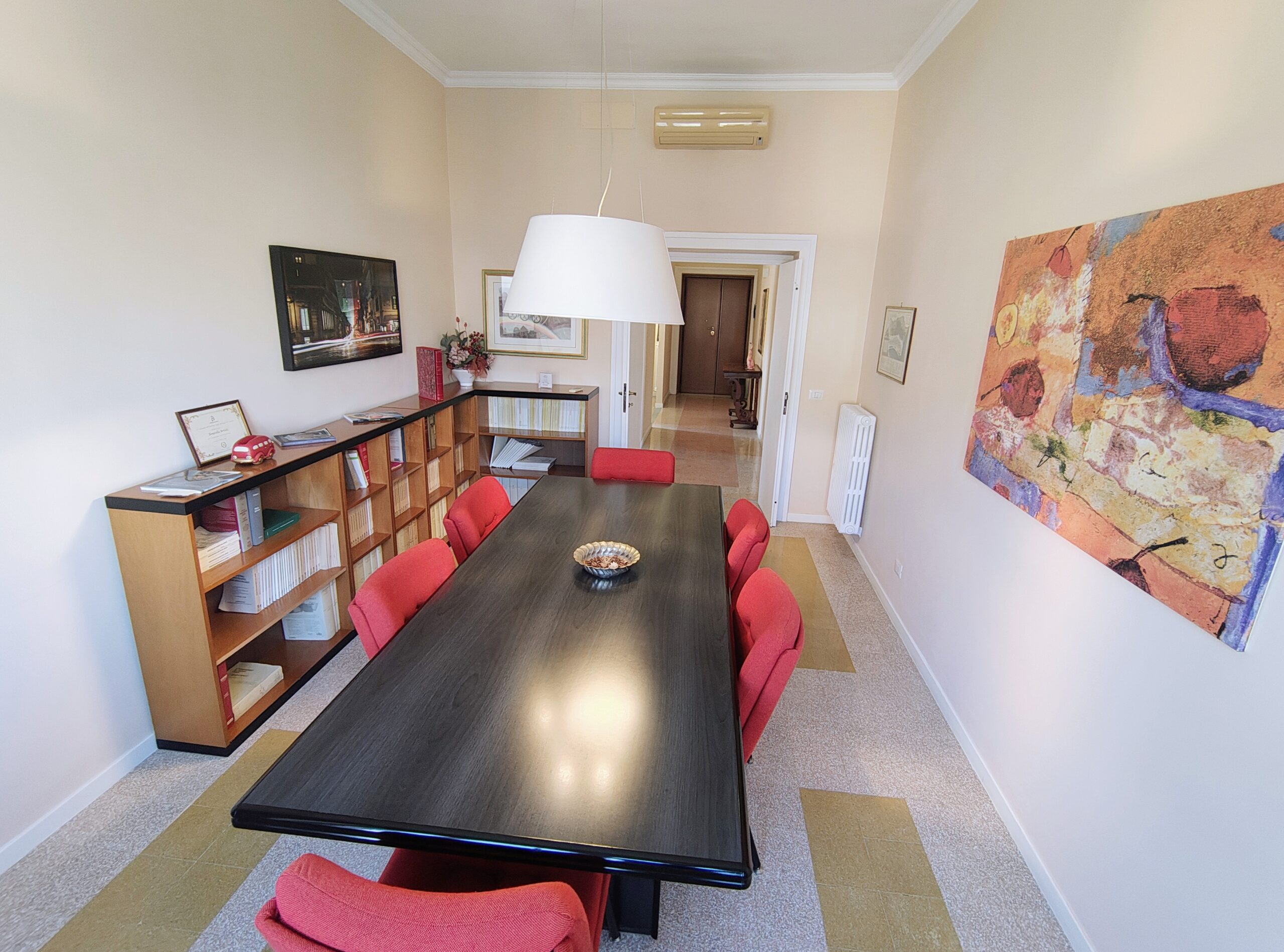 Latina prestigioso appartamento in edificio d’epoca